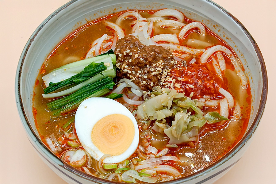 胡麻香る担々うどん